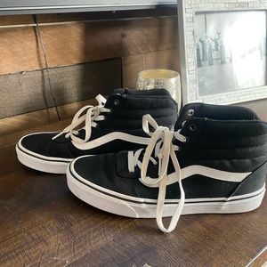 VANS WOMENS WARD HIGH TOP SNEAKER - BLACK